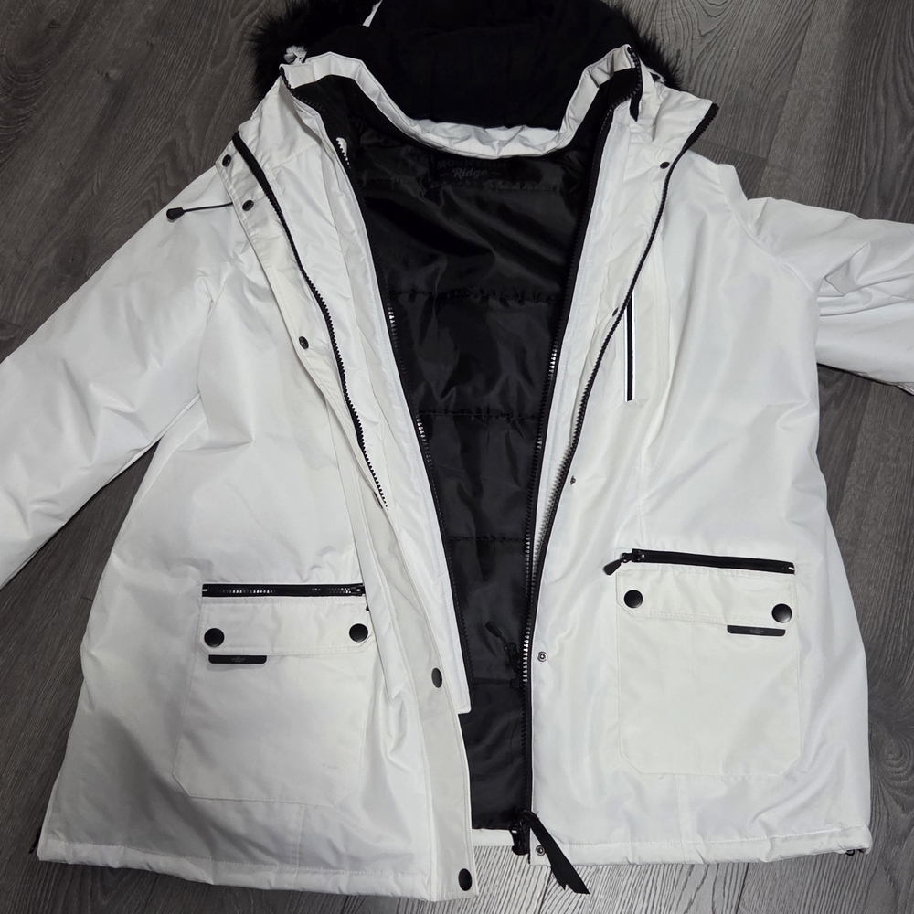 Women's Mountain Ridge White Snow Jacket